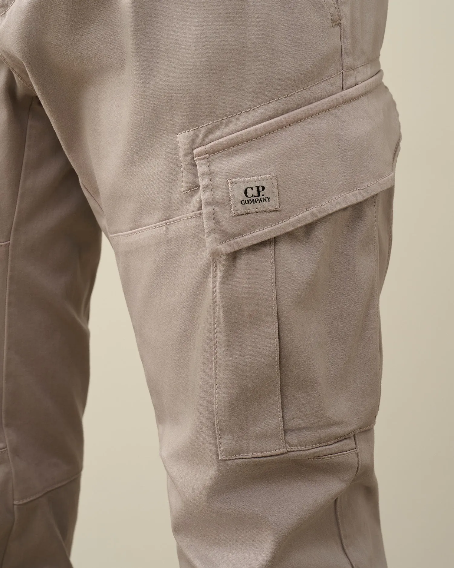 Stretch Sateen Ergonomic Logo Cargo Pants - DRIZZLE GREY