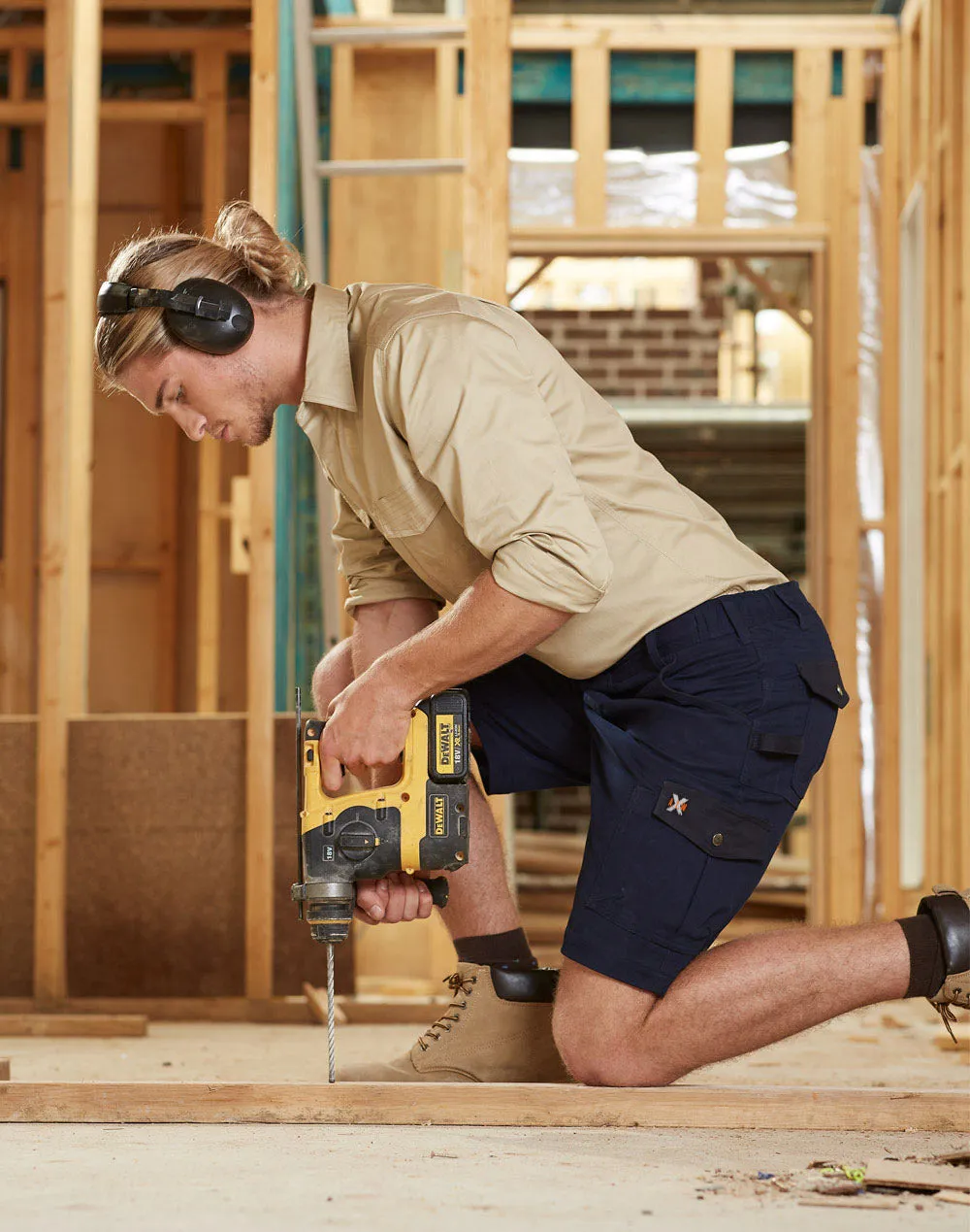 WP23 Men's Stretch Cargo Work Shorts With Design Panel Treatments